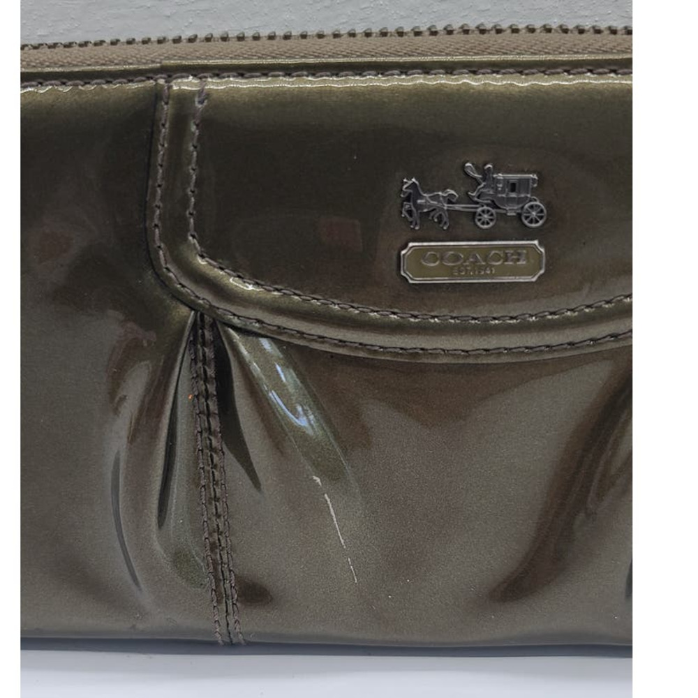 Coach Bifold Accordion Wallet Green Olive ID's Cards Bills Coins Round Zip - Picture 8 of 8